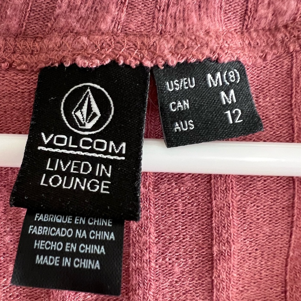 Volcom size Medium Light Red Knit Short Sleeved Top - Picture 4 of 4